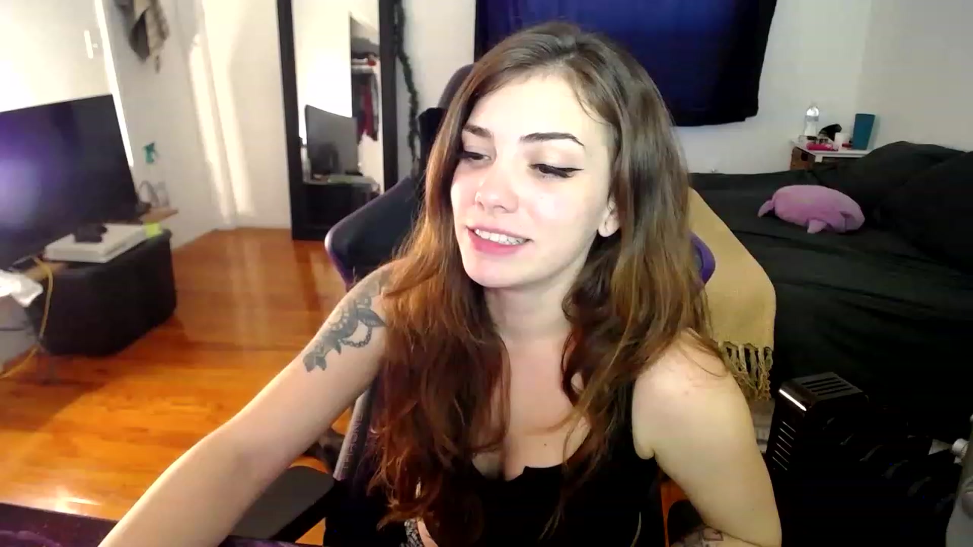 Gallery image thumbnail from BabyxKat's myfreecams stream on, 01/12/2023, 20:21 image 5 of 20