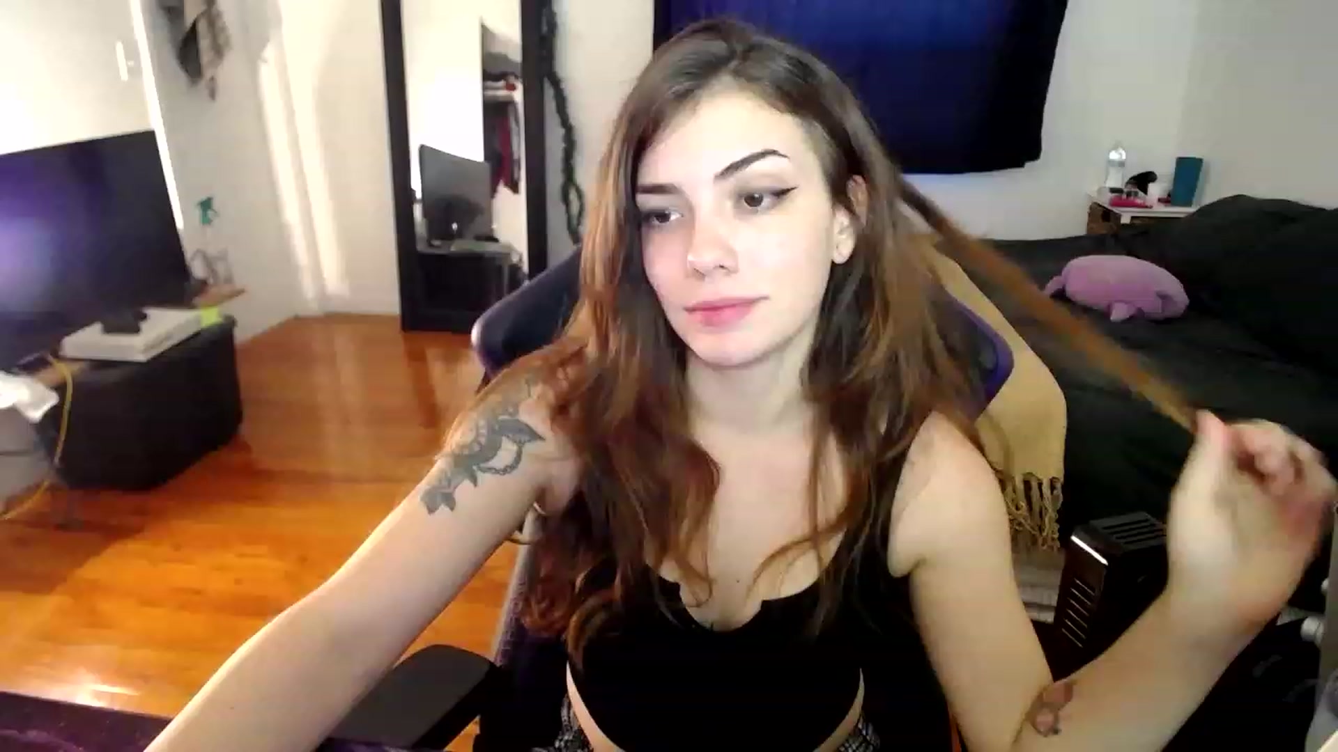 Gallery image thumbnail from BabyxKat's myfreecams stream on, 01/12/2023, 20:21 image 13 of 20