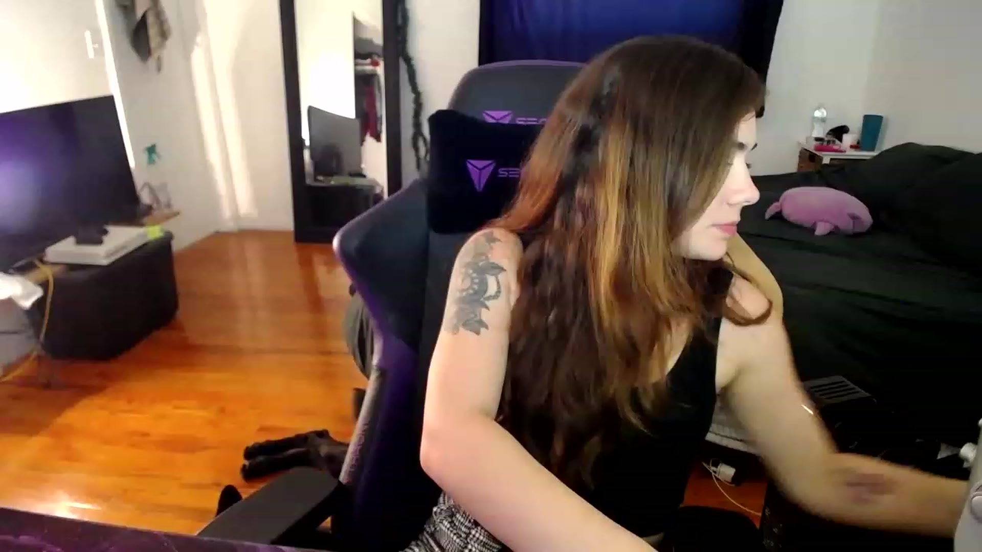 Gallery image thumbnail from BabyxKat's myfreecams stream on, 01/12/2023, 20:21 image 4 of 20