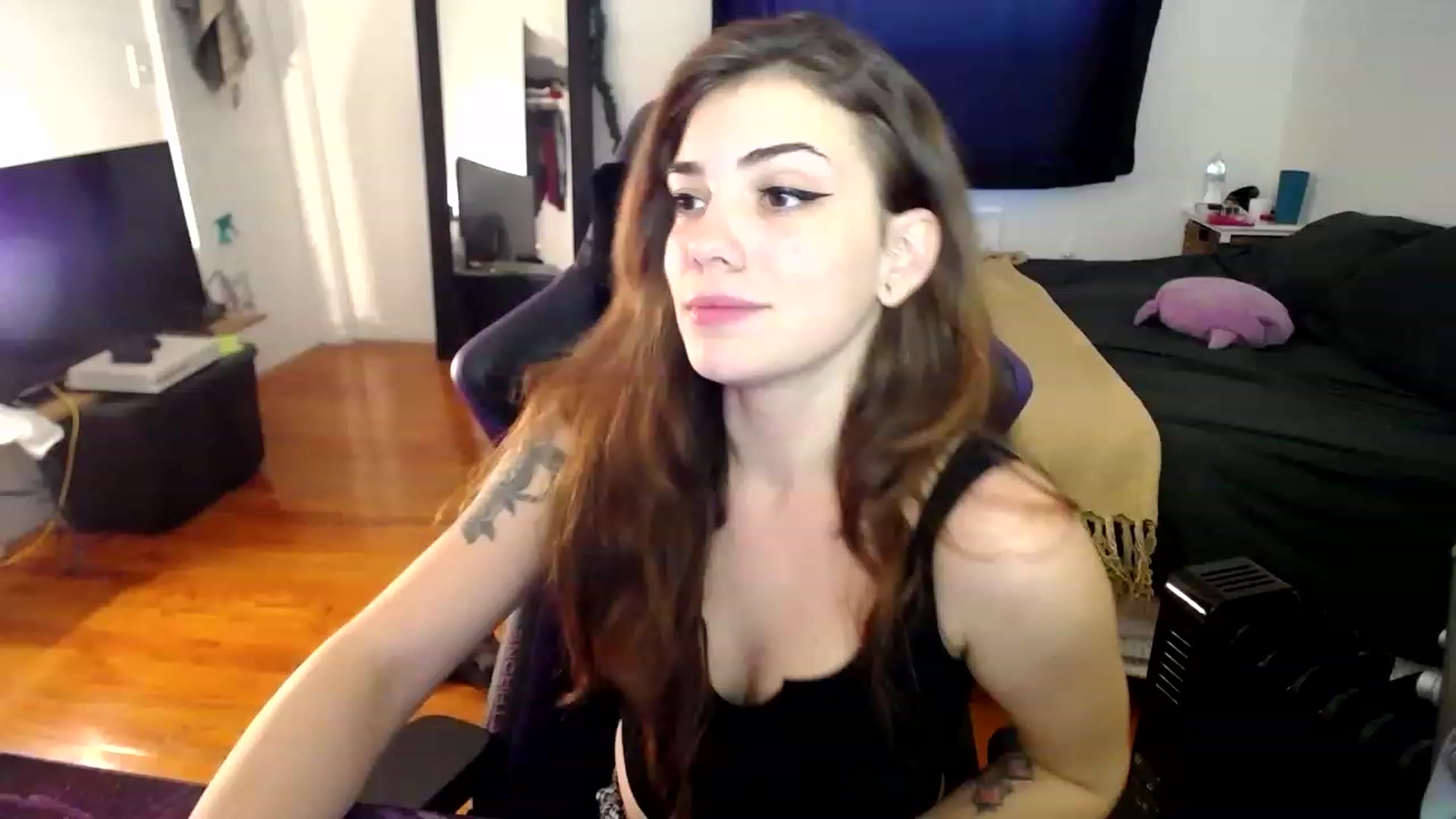 Gallery image thumbnail from BabyxKat's myfreecams stream on, 01/12/2023, 20:21 image 6 of 20