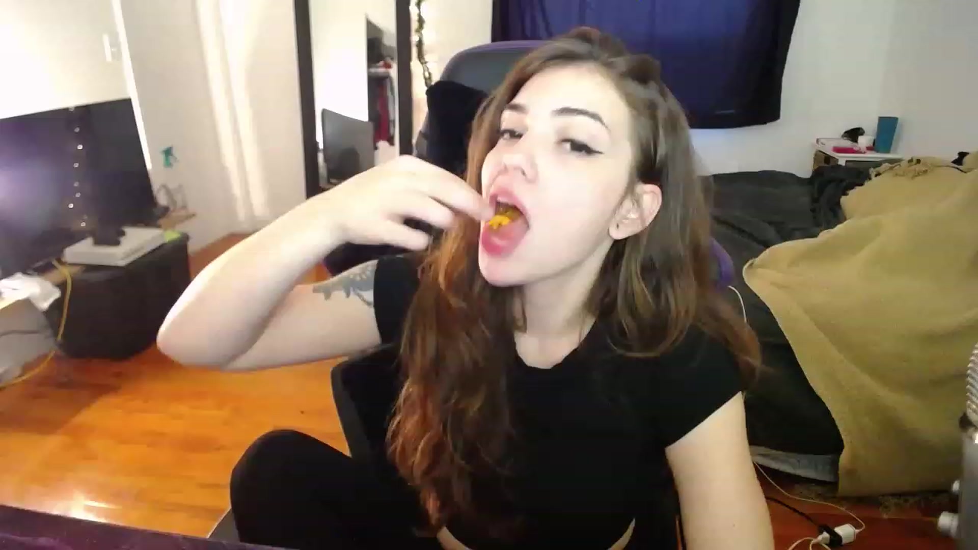 Gallery image thumbnail from BabyxKat's myfreecams stream on, 01/13/2023, 19:23 image 13 of 20