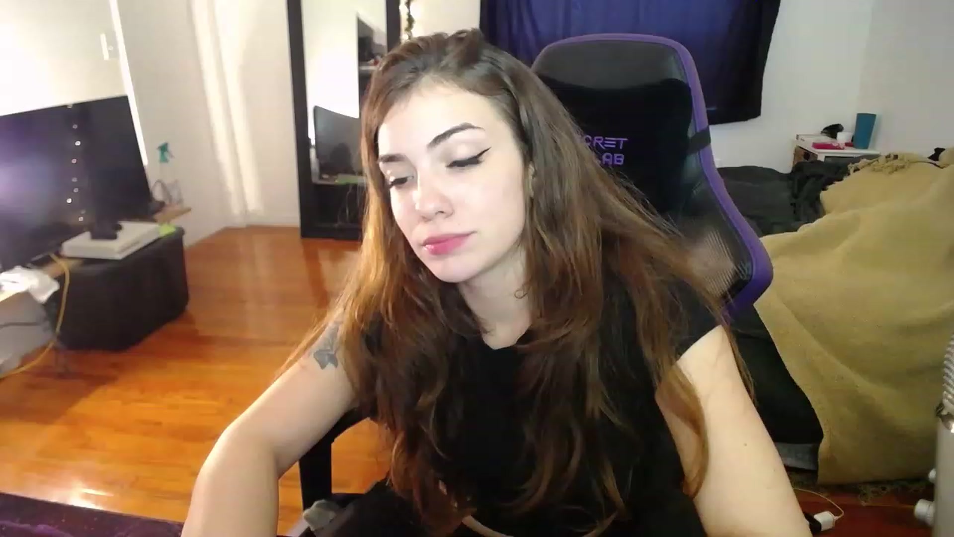 Gallery image thumbnail from BabyxKat's myfreecams stream on, 01/13/2023, 19:23 image 17 of 20