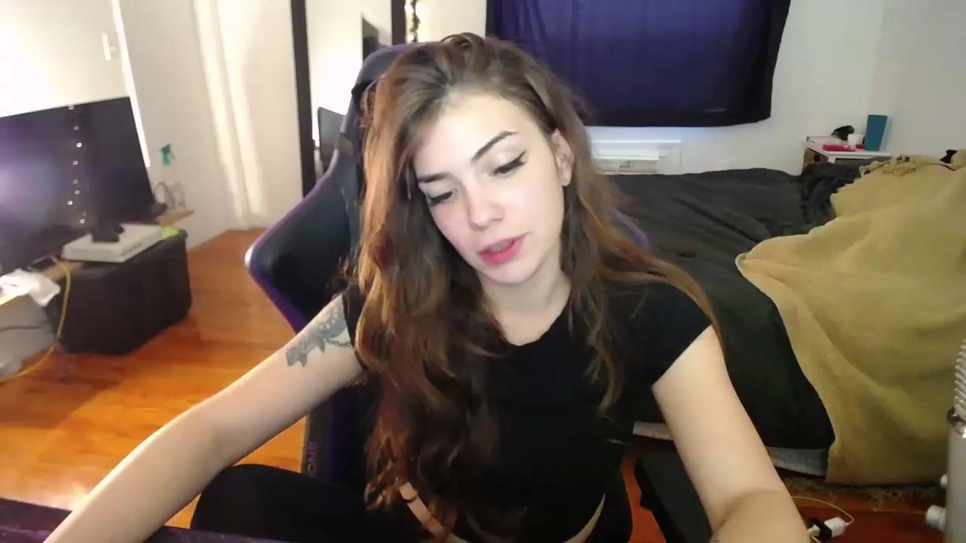 Gallery image thumbnail from BabyxKat's myfreecams stream on, 01/13/2023, 19:23 image 4 of 20