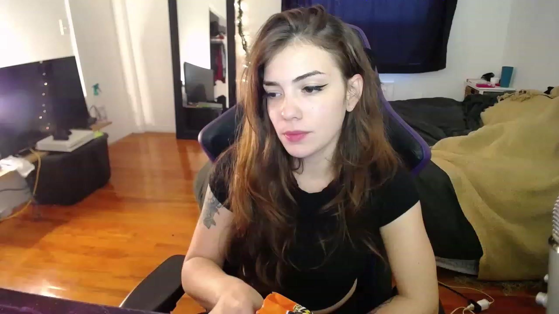 Gallery image thumbnail from BabyxKat's myfreecams stream on, 01/13/2023, 19:23 image 8 of 20