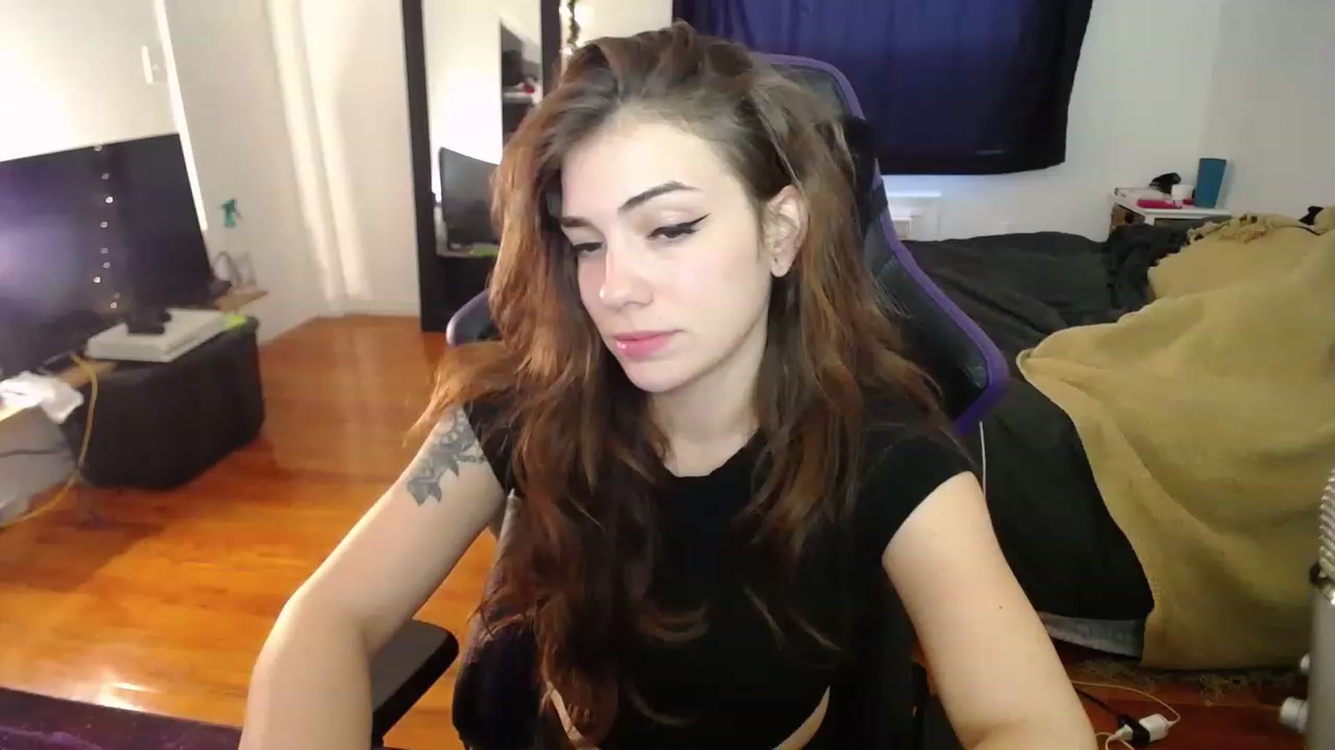 Gallery image thumbnail from BabyxKat's myfreecams stream on, 01/13/2023, 19:23 image 6 of 20