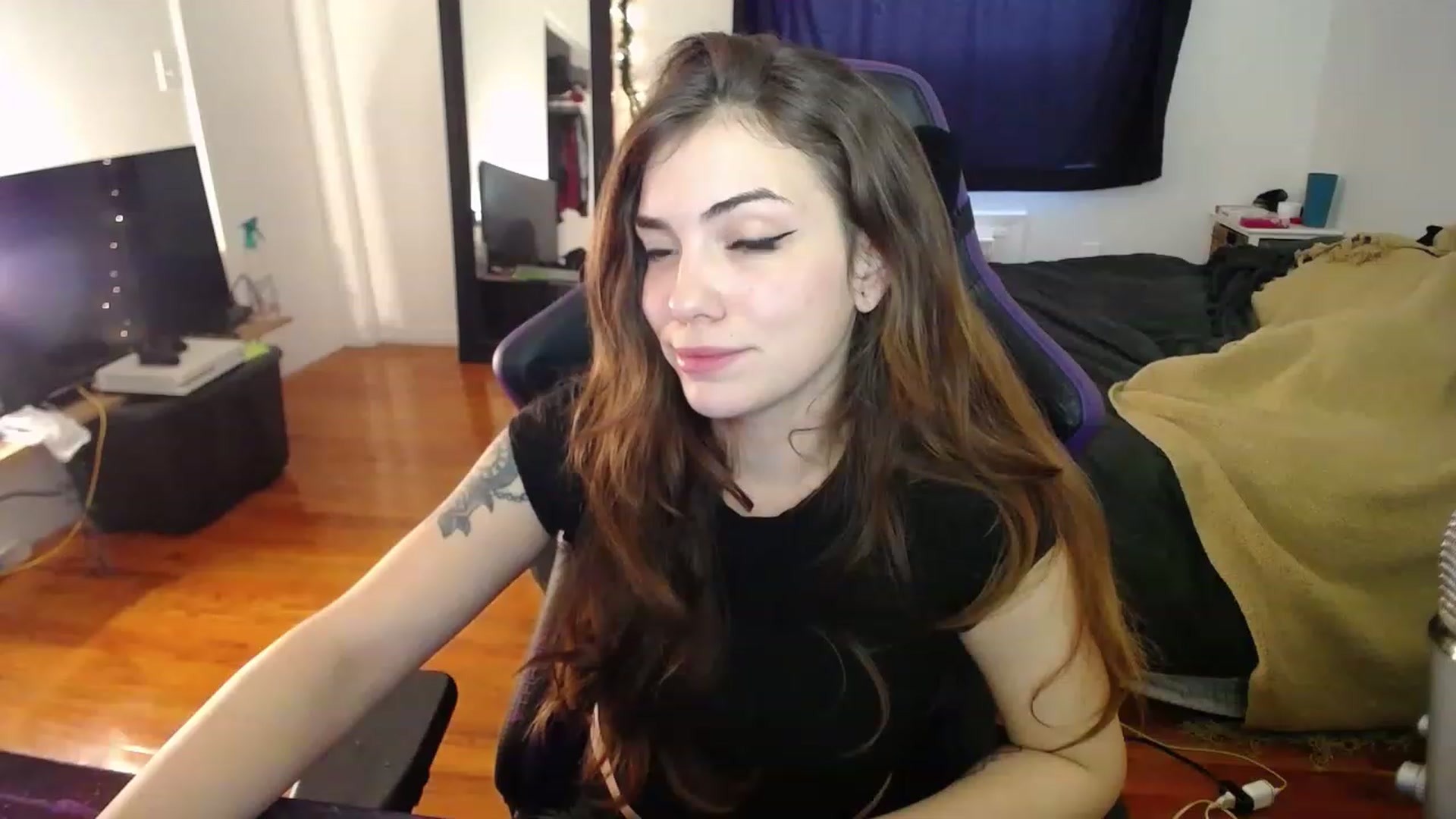 Gallery image thumbnail from BabyxKat's myfreecams stream on, 01/13/2023, 19:23 image 2 of 20