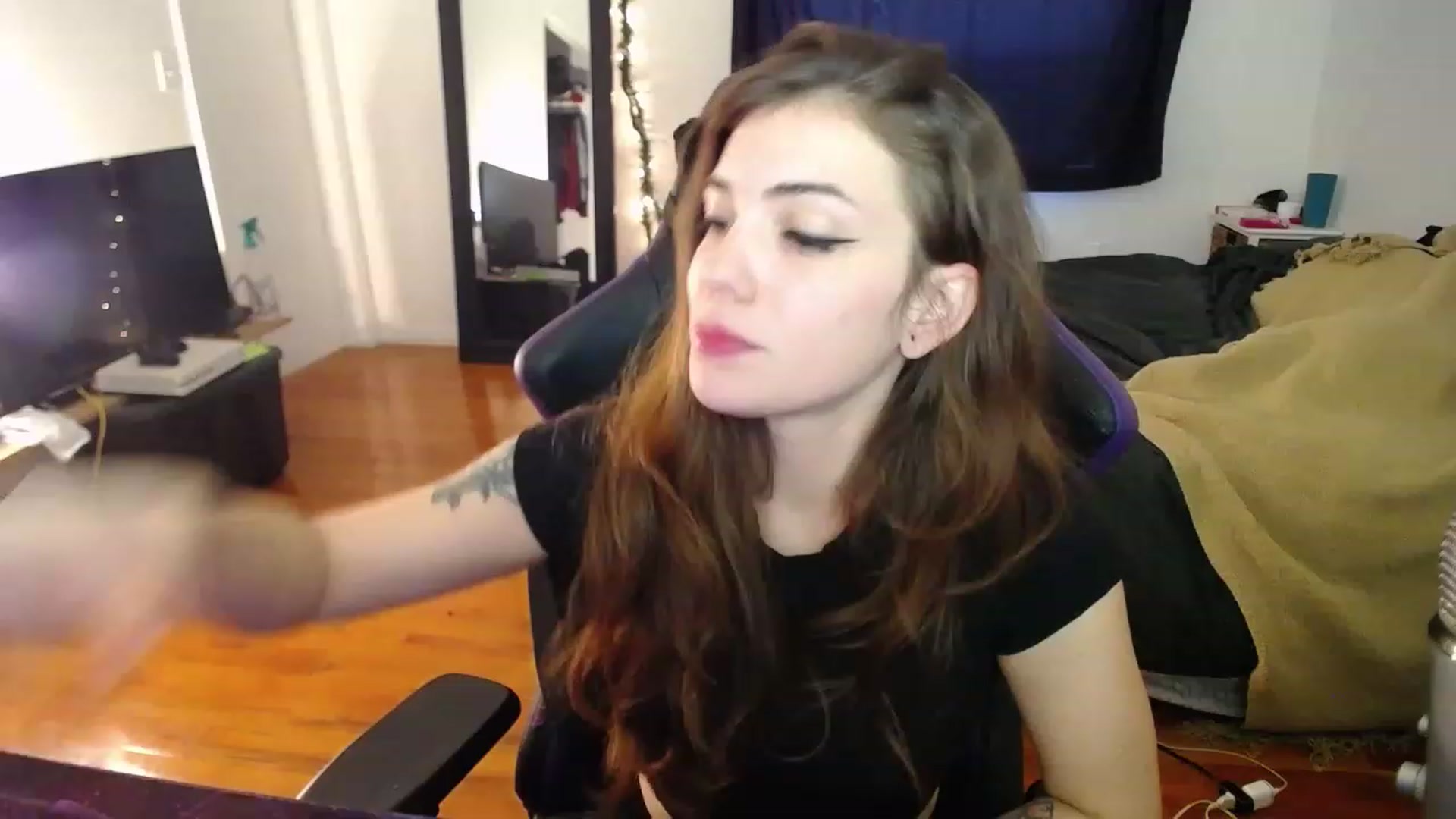 Gallery image thumbnail from BabyxKat's myfreecams stream on, 01/13/2023, 19:23 image 9 of 20