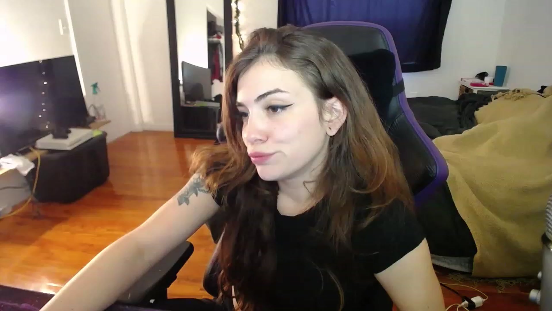 Gallery image thumbnail from BabyxKat's myfreecams stream on, 01/13/2023, 19:23 image 1 of 20
