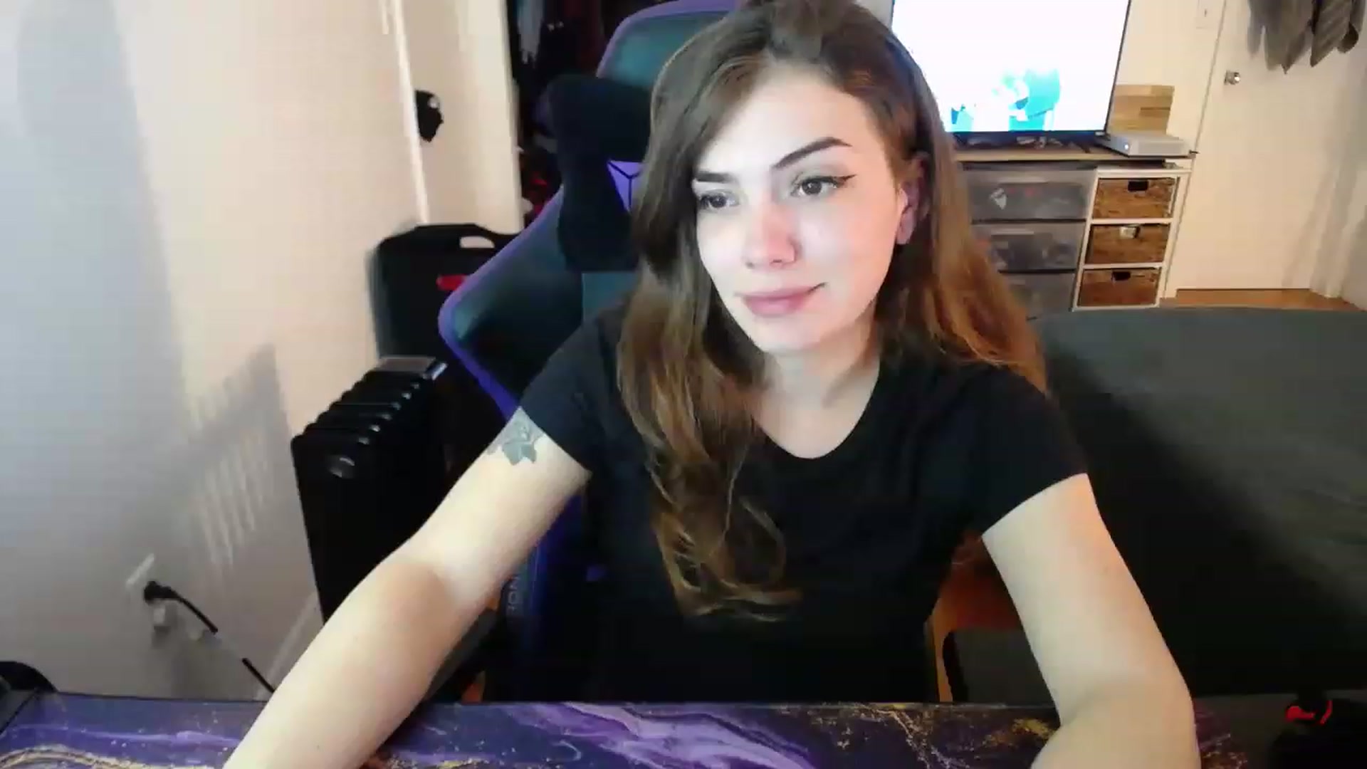 Gallery image thumbnail from BabyxKat's myfreecams stream on, 01/16/2023, 19:46 image 7 of 20