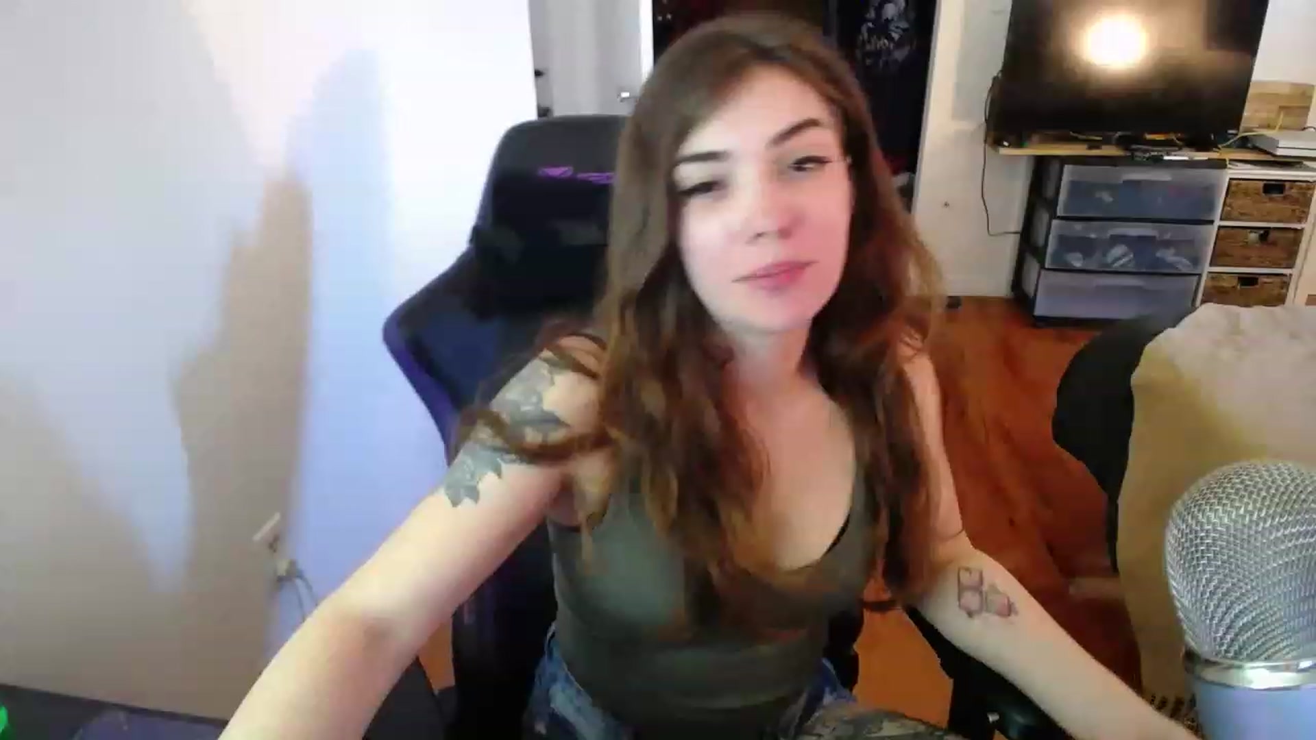 Gallery image thumbnail from BabyxKat's myfreecams stream on, 01/30/2023, 19:47 image 3 of 20