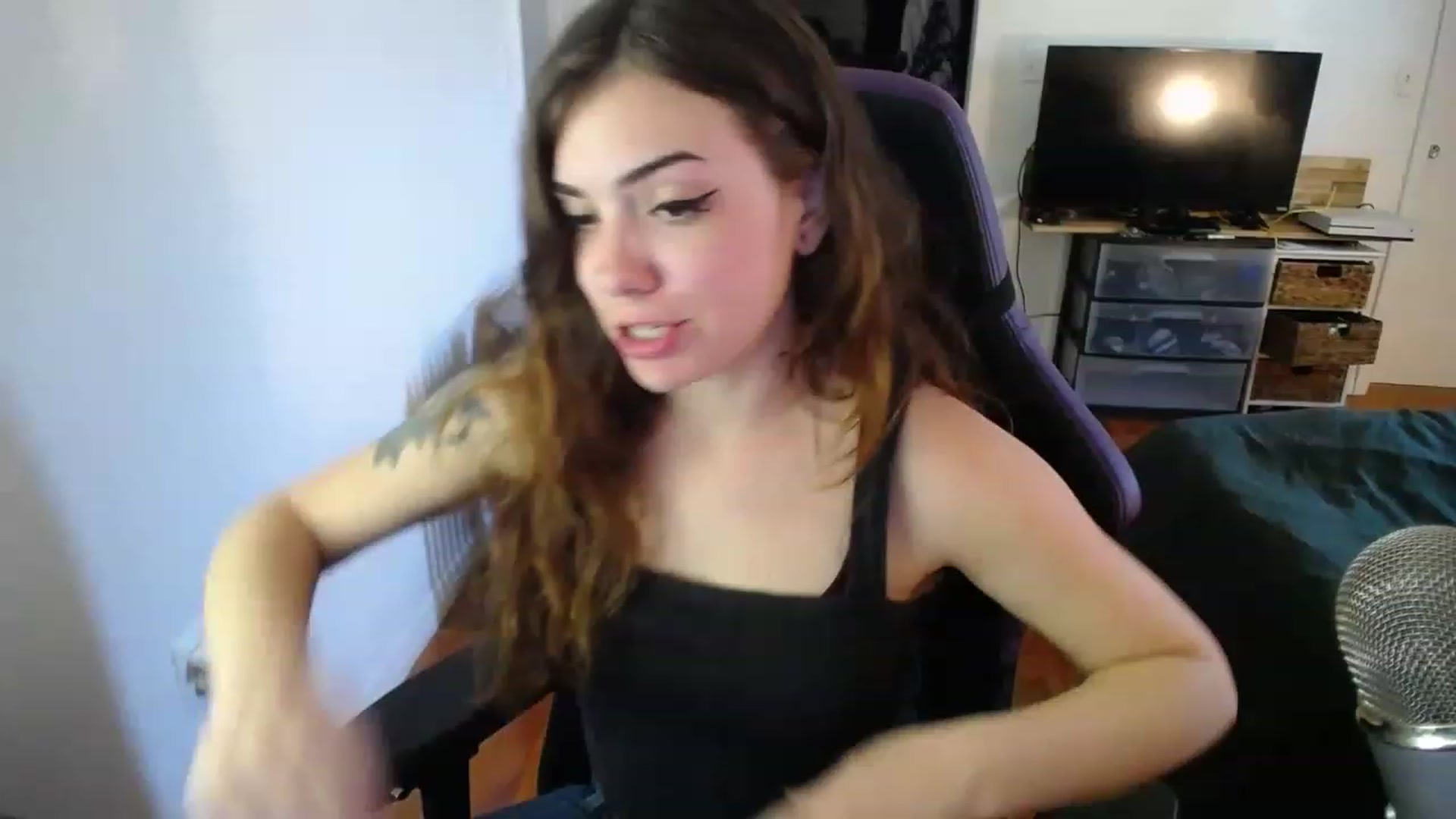 Gallery image thumbnail from BabyxKat's myfreecams stream on, 01/31/2023, 18:43 image 4 of 20