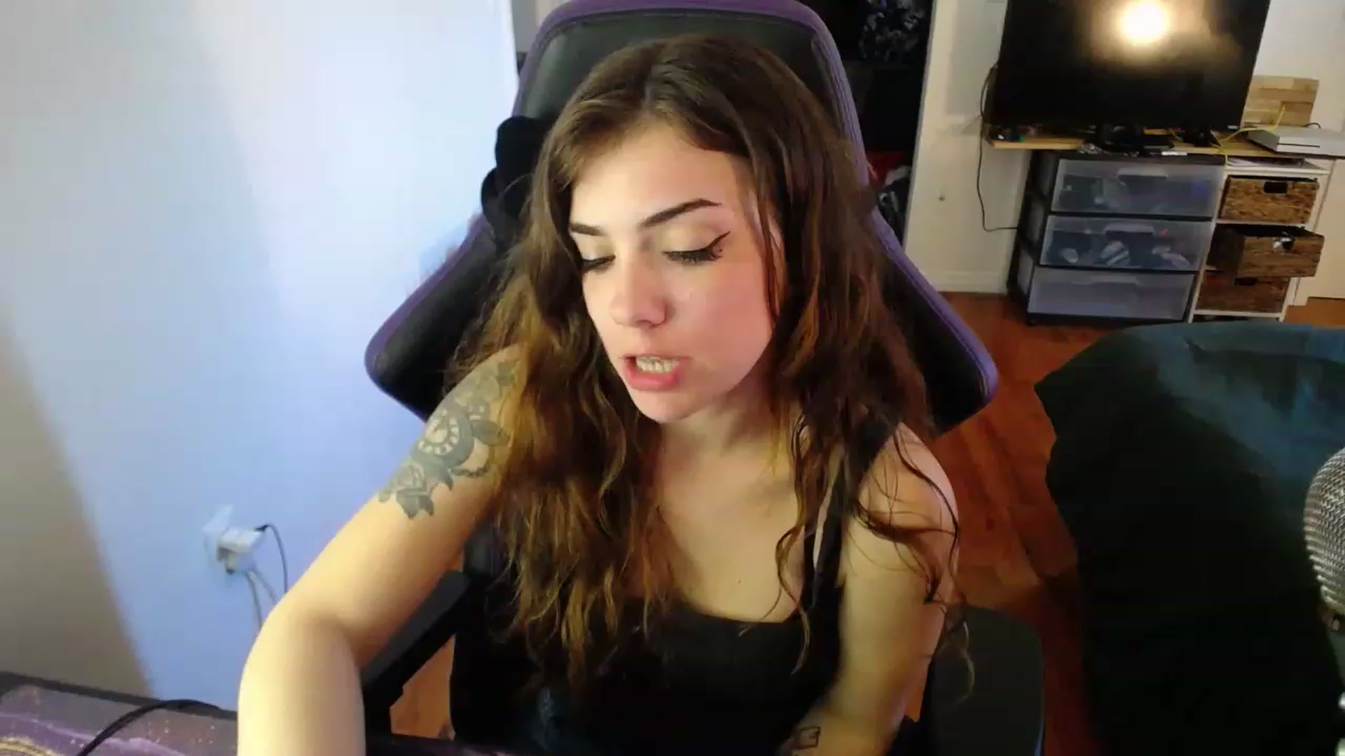 Gallery image thumbnail from BabyxKat's myfreecams stream on, 01/31/2023, 18:43 image 12 of 20