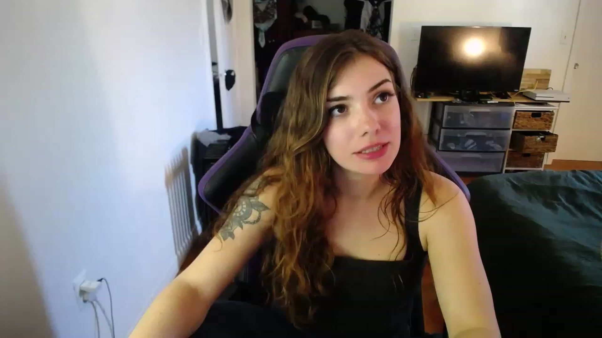 Gallery image thumbnail from BabyxKat's myfreecams stream on, 01/31/2023, 18:43 image 3 of 20