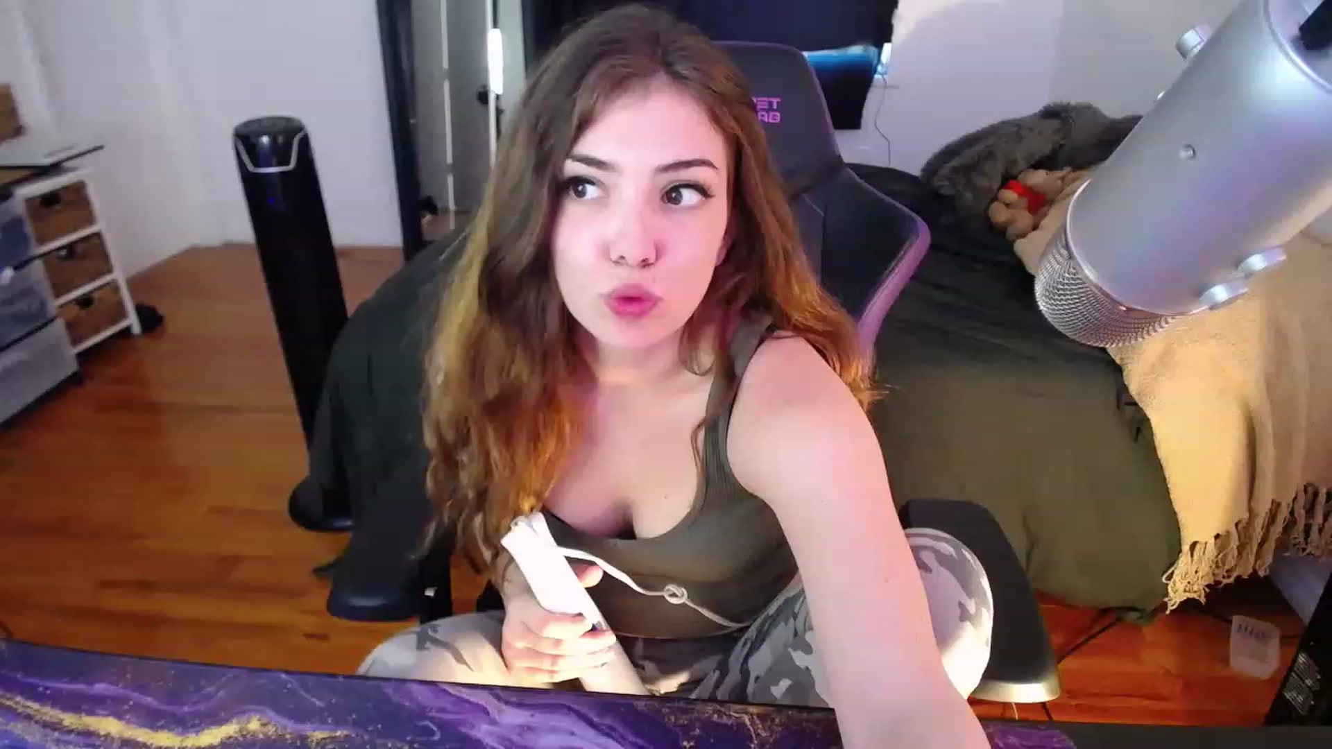 Gallery image thumbnail from BabyxKat's myfreecams stream on, 02/06/2023, 19:18 image 2 of 20