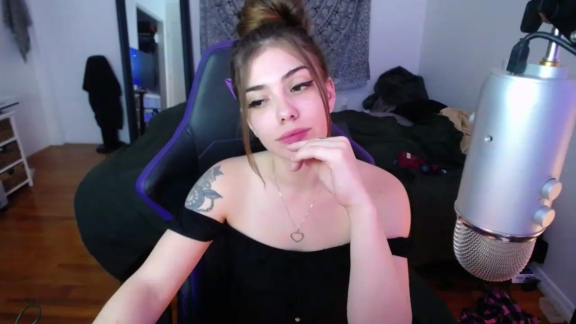 Gallery image thumbnail from BabyxKat's myfreecams stream on, 02/15/2023, 21:21 image 14 of 20