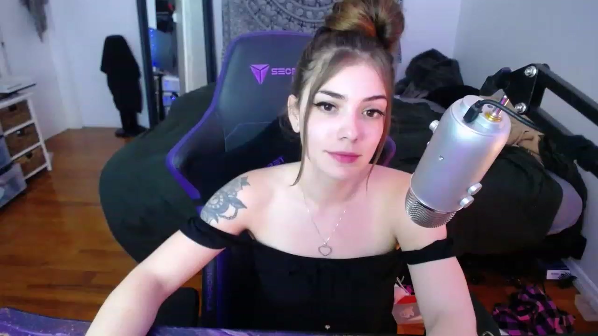 Gallery image thumbnail from BabyxKat's myfreecams stream on, 02/15/2023, 21:21 image 20 of 20