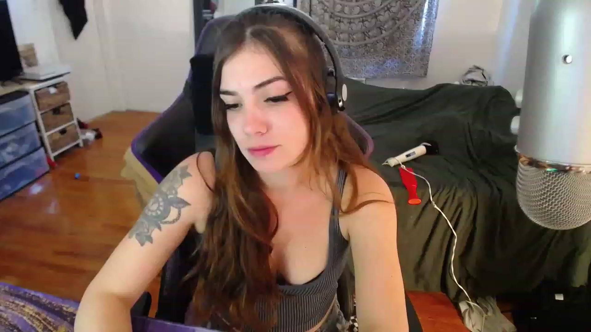 Gallery image thumbnail from BabyxKat's myfreecams stream on, 03/20/2023, 18:16 image 15 of 20