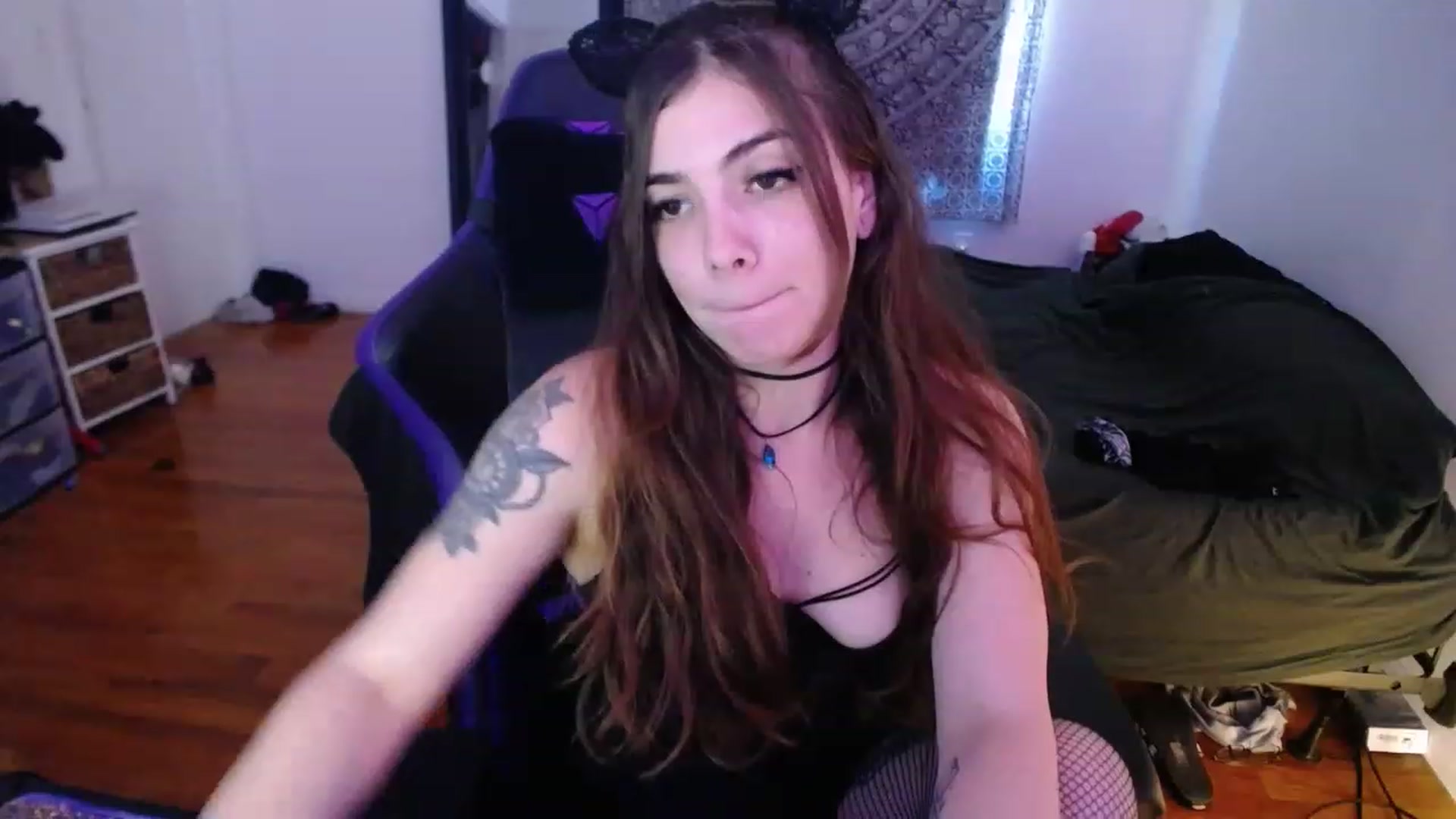 Gallery image thumbnail from BabyxKat's myfreecams stream on, 03/23/2023, 20:20 image 3 of 20