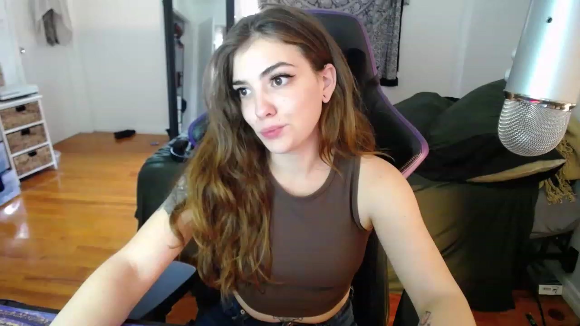 Gallery image thumbnail from BabyxKat's myfreecams stream on, 03/28/2023, 17:35 image 7 of 20