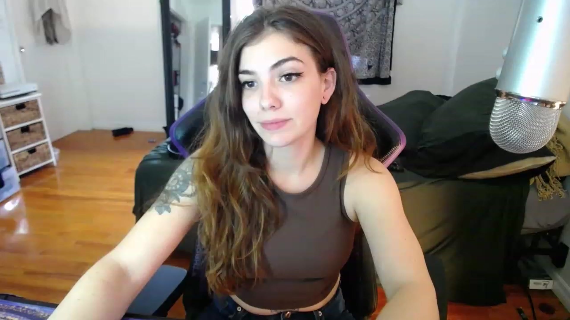 Gallery image thumbnail from BabyxKat's myfreecams stream on, 03/28/2023, 17:35 image 5 of 20