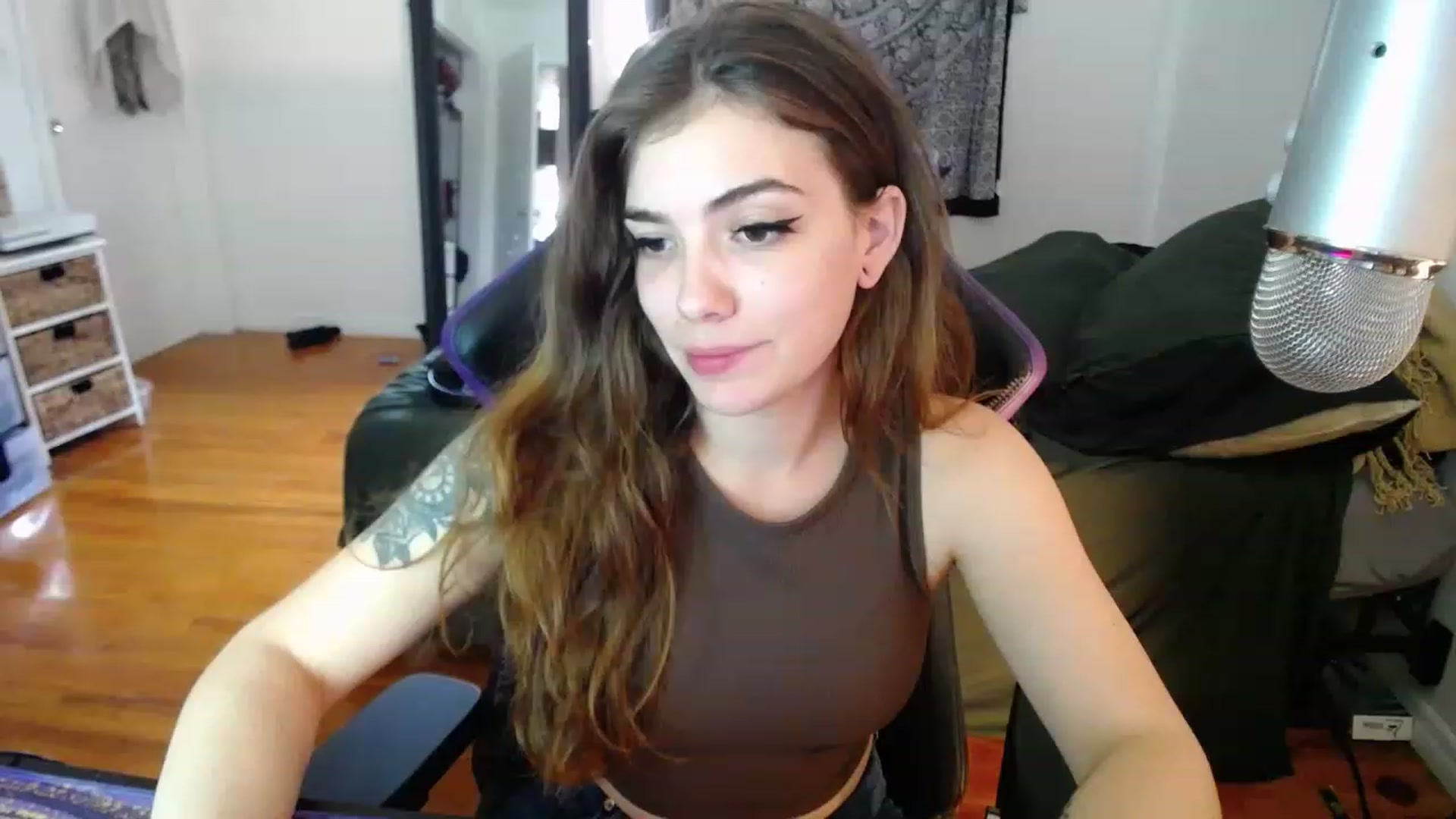 Gallery image thumbnail from BabyxKat's myfreecams stream on, 03/28/2023, 17:35 image 6 of 20