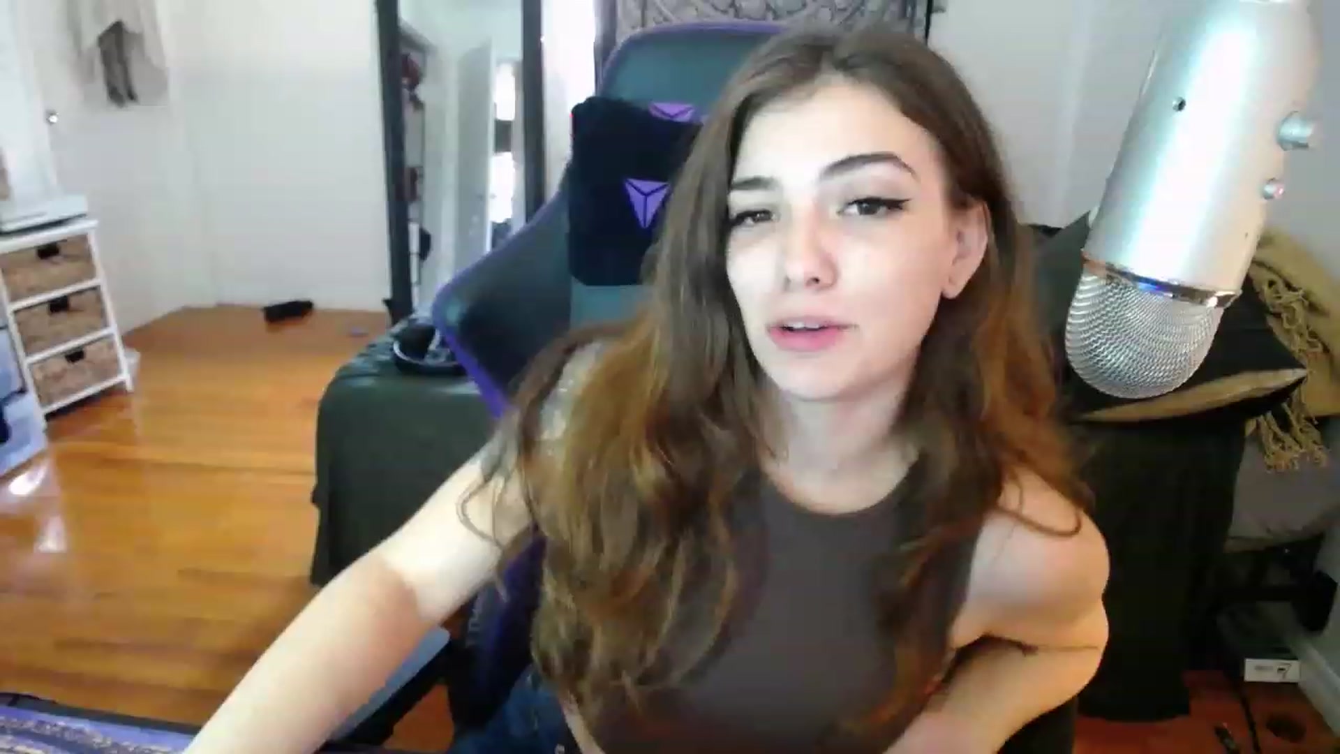 Gallery image thumbnail from BabyxKat's myfreecams stream on, 03/28/2023, 17:35 image 12 of 20