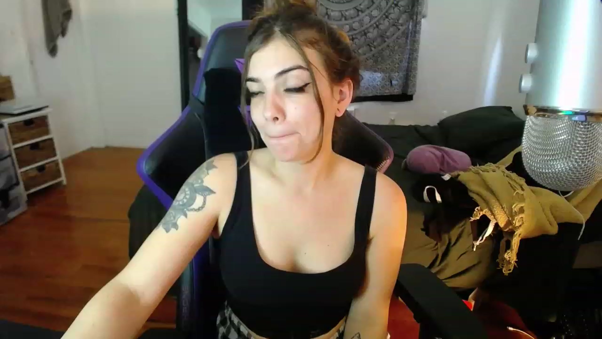 Gallery image thumbnail from BabyxKat's myfreecams stream on, 03/29/2023, 18:07 image 19 of 20