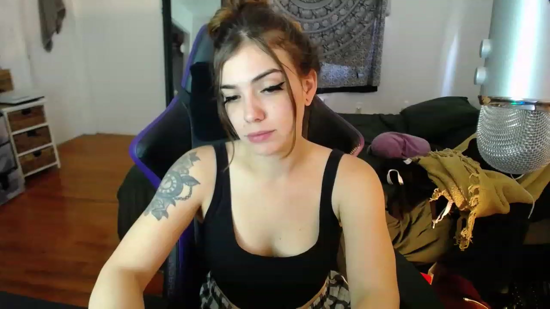 Gallery image thumbnail from BabyxKat's myfreecams stream on, 03/29/2023, 18:07 image 18 of 20