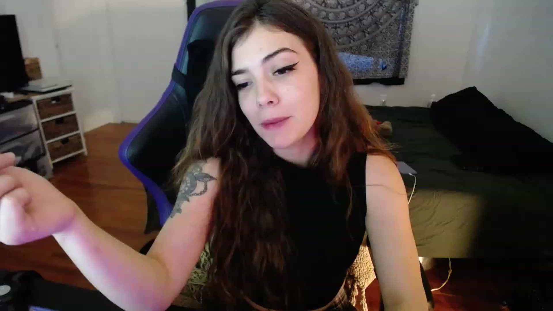 Gallery image thumbnail from BabyxKat's myfreecams stream on, 03/30/2023, 20:03 image 9 of 20