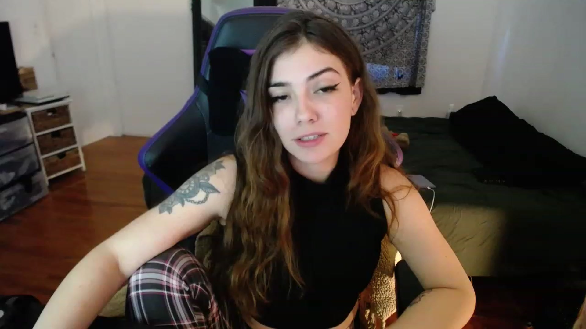 Gallery image thumbnail from BabyxKat's myfreecams stream on, 03/30/2023, 20:03 image 6 of 20