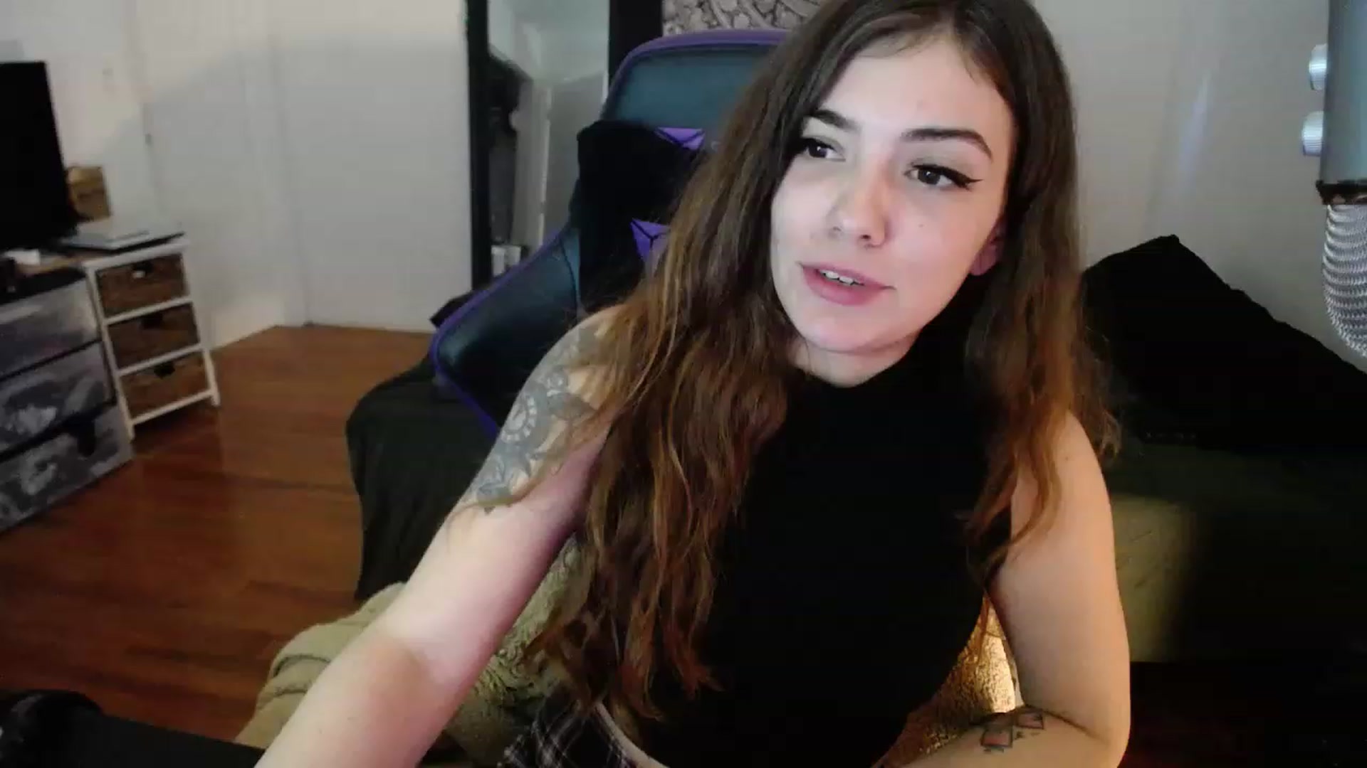 Gallery image thumbnail from BabyxKat's myfreecams stream on, 03/30/2023, 20:03 image 14 of 20