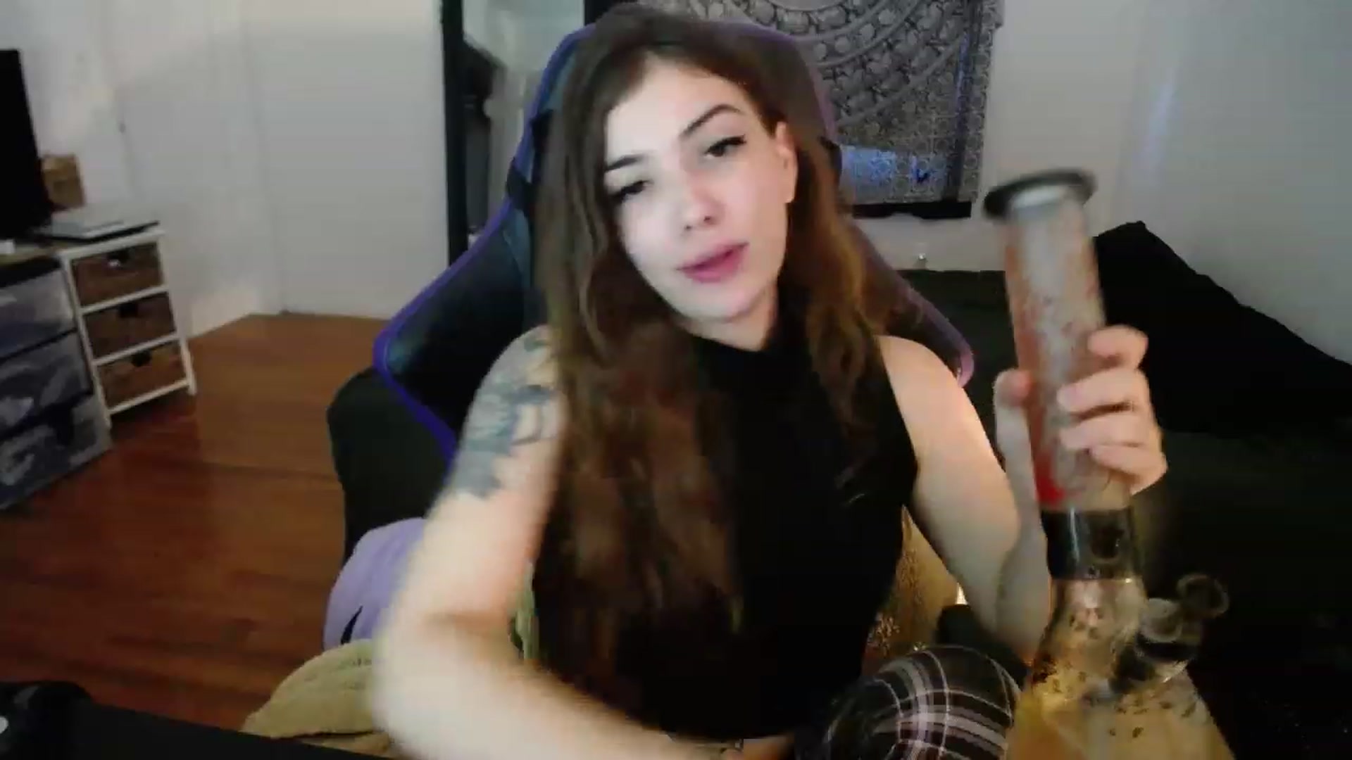Gallery image thumbnail from BabyxKat's myfreecams stream on, 03/30/2023, 20:03 image 5 of 20