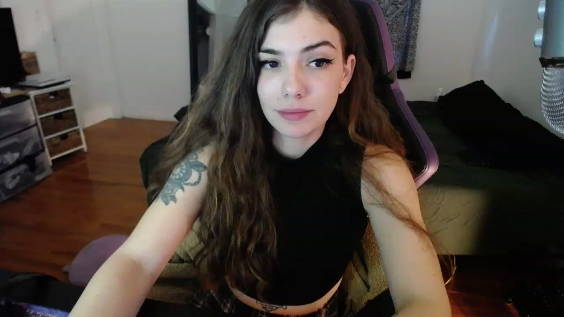 Gallery image thumbnail from BabyxKat's myfreecams stream on, 03/30/2023, 20:03 image 20 of 20