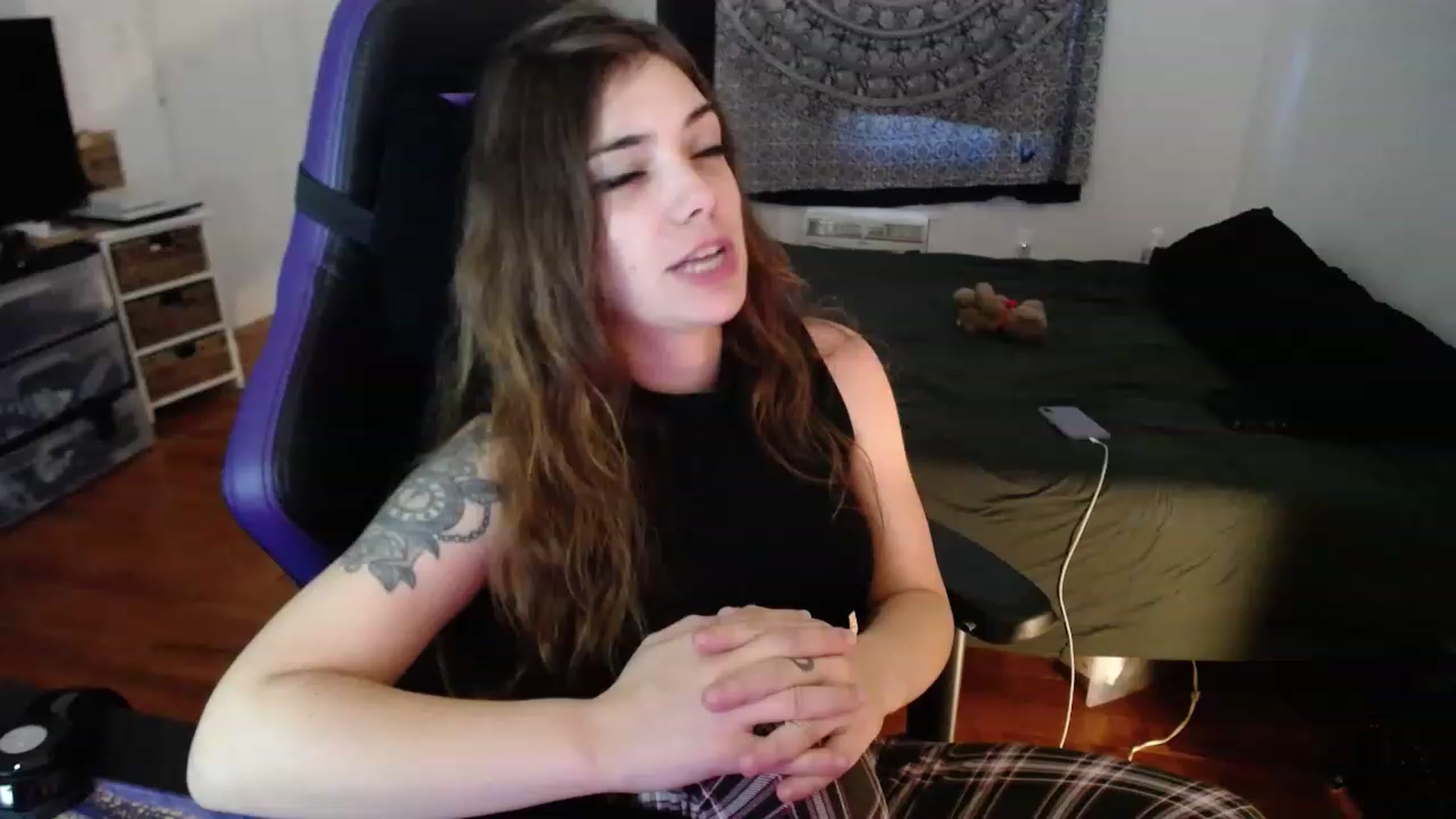 Gallery image thumbnail from BabyxKat's myfreecams stream on, 03/30/2023, 20:03 image 8 of 20