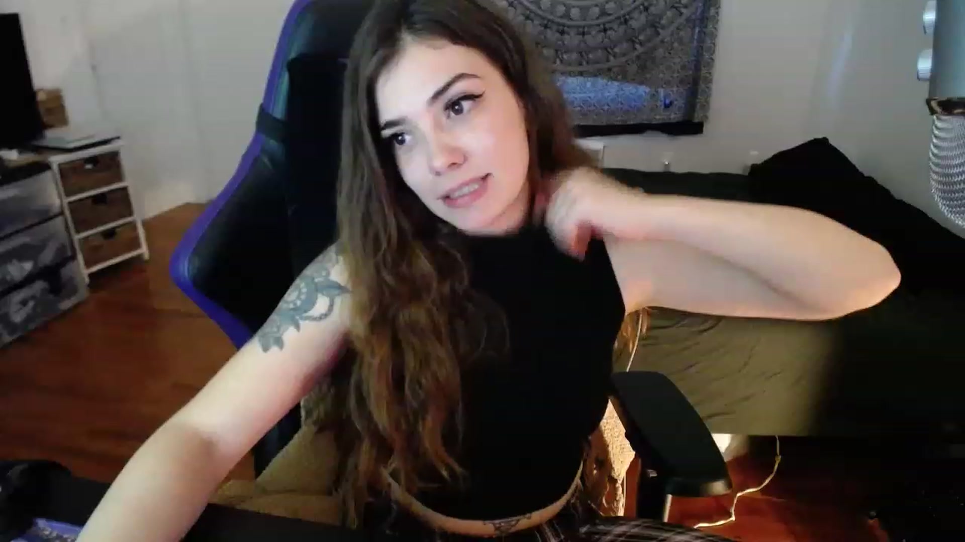 Gallery image thumbnail from BabyxKat's myfreecams stream on, 03/30/2023, 20:03 image 16 of 20