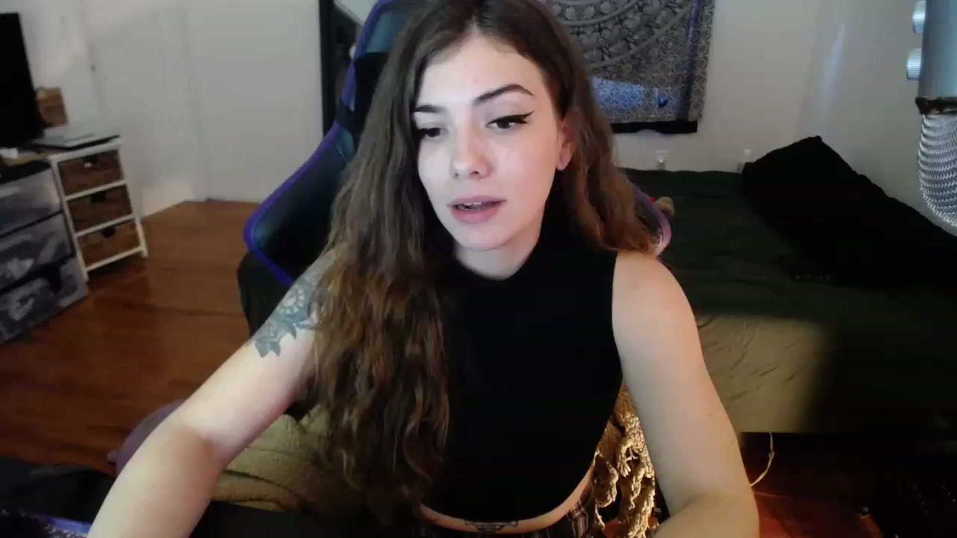 Gallery image thumbnail from BabyxKat's myfreecams stream on, 03/30/2023, 20:03 image 19 of 20