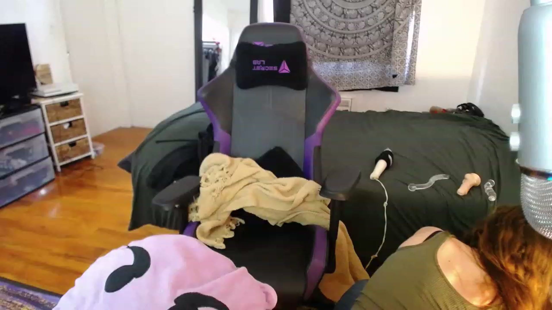 Gallery image thumbnail from BabyxKat's myfreecams stream on, 04/06/2023, 19:17 image 10 of 20