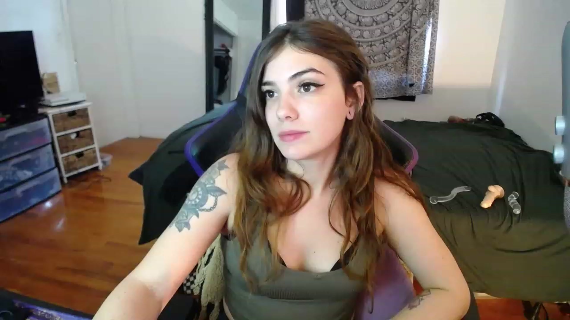 Gallery image thumbnail from BabyxKat's myfreecams stream on, 04/06/2023, 19:17 image 20 of 20