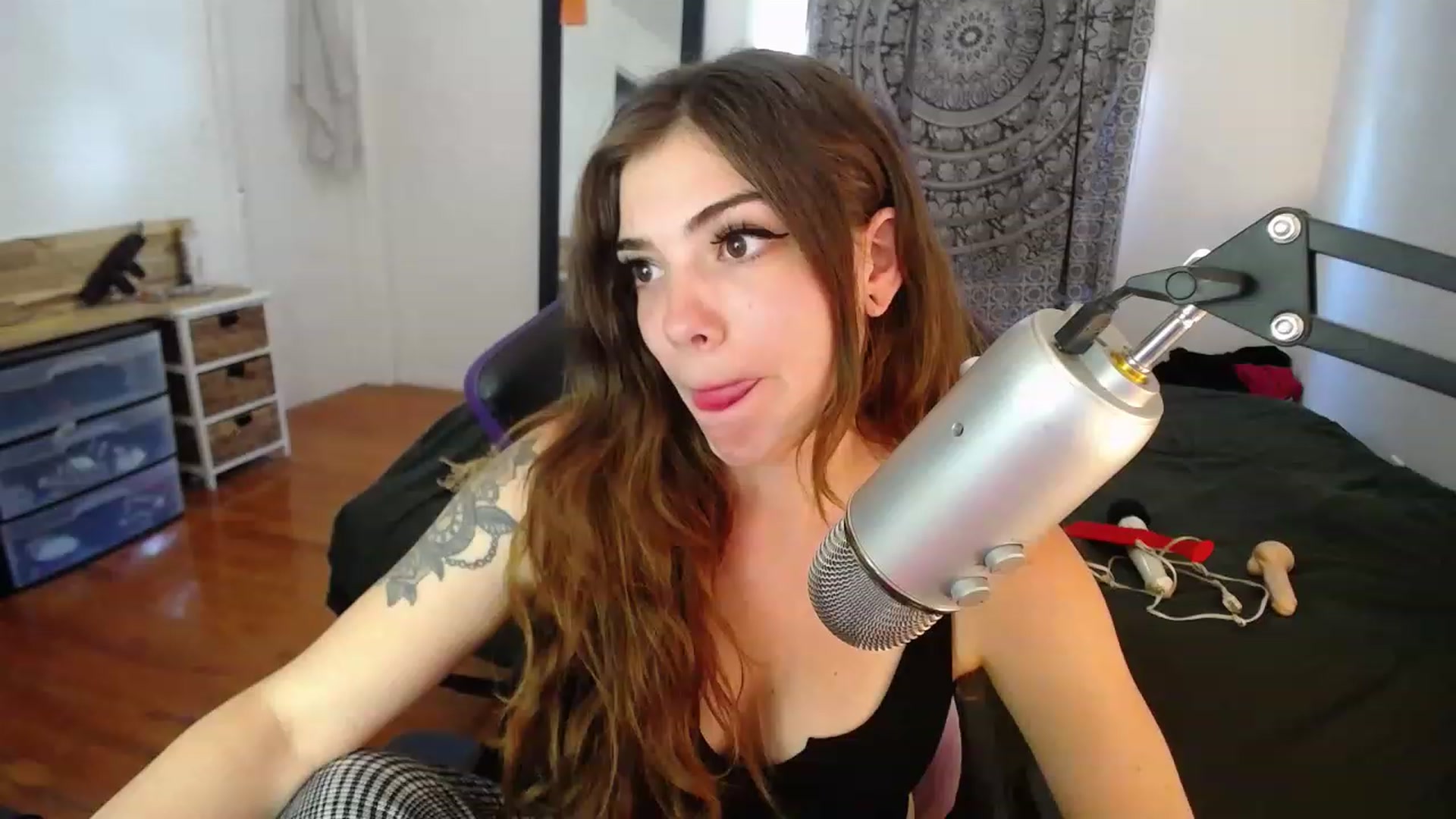 Gallery image thumbnail from BabyxKat's myfreecams stream on, 04/21/2023, 19:03 image 2 of 20