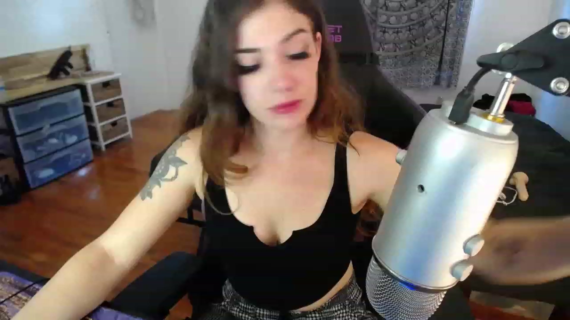 Gallery image thumbnail from BabyxKat's myfreecams stream on, 04/21/2023, 19:03 image 11 of 20