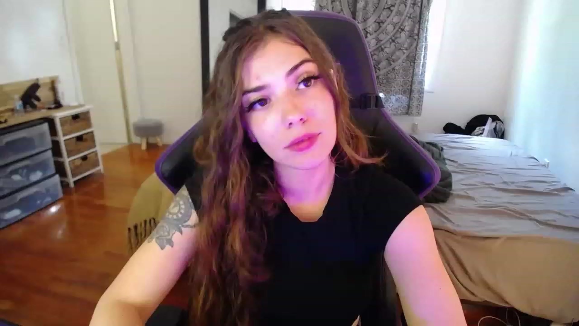 Gallery image thumbnail from BabyxKat's myfreecams stream on, 04/25/2023, 16:50 image 3 of 20