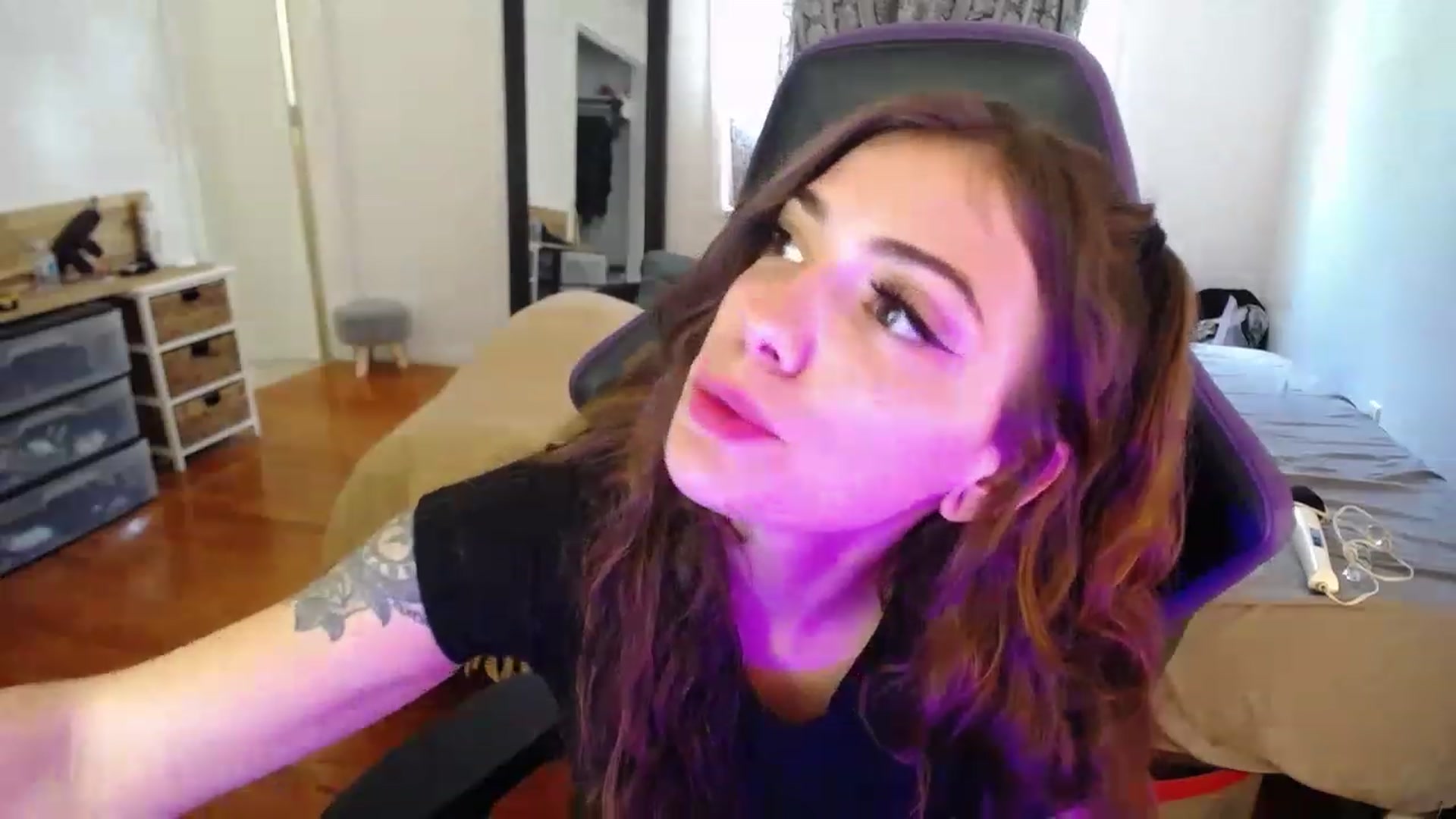 Gallery image thumbnail from BabyxKat's myfreecams stream on, 04/25/2023, 16:50 image 13 of 20