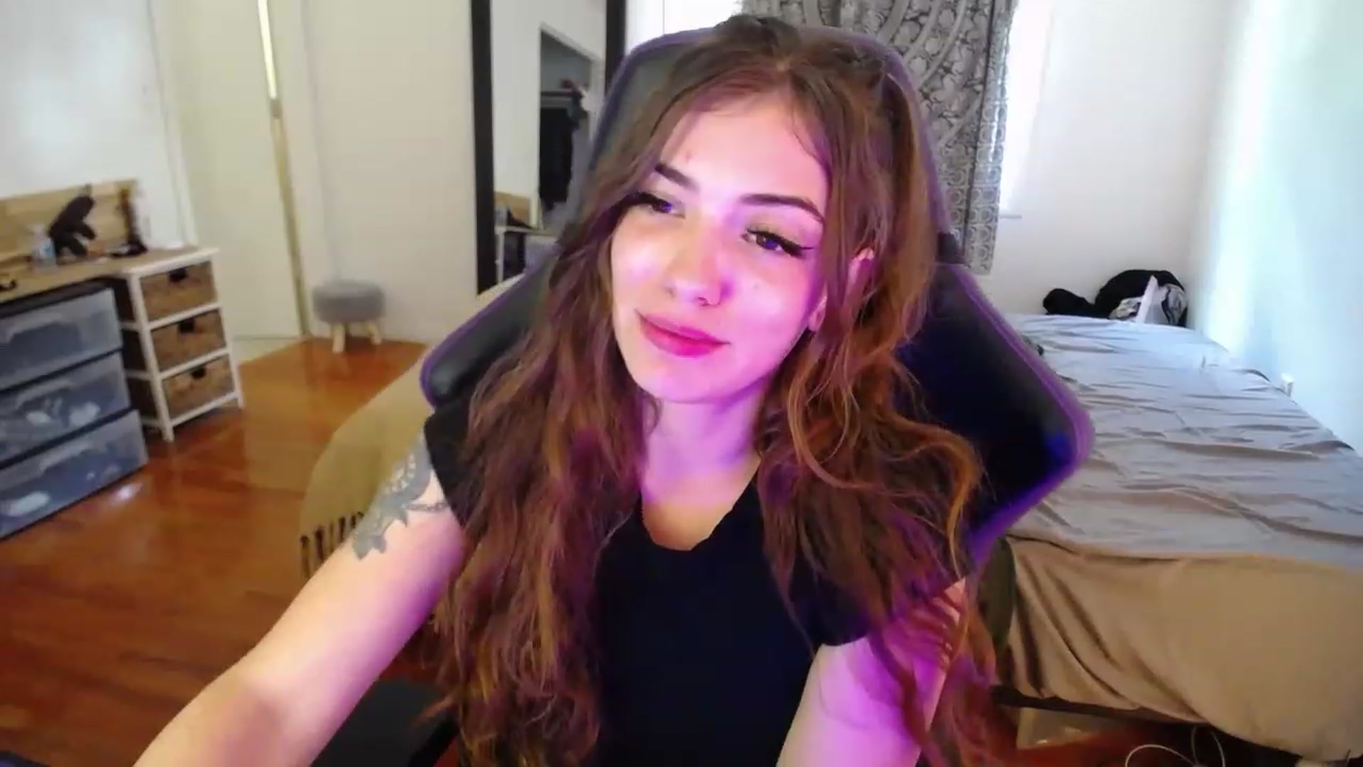Gallery image thumbnail from BabyxKat's myfreecams stream on, 04/25/2023, 16:50 image 6 of 20