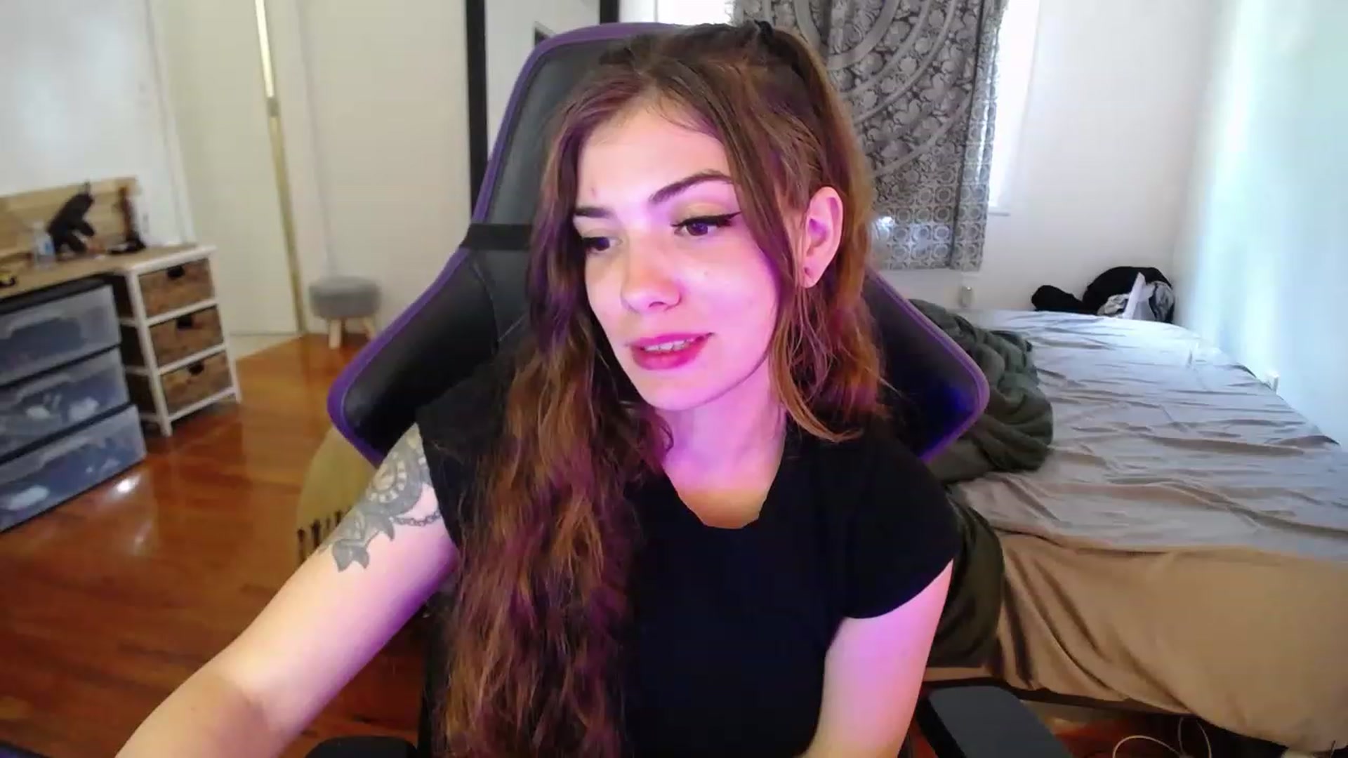 Gallery image thumbnail from BabyxKat's myfreecams stream on, 04/25/2023, 16:50 image 4 of 20