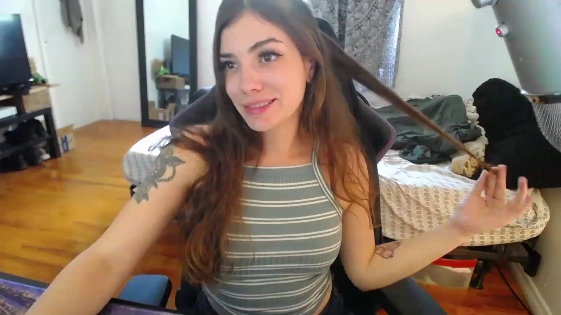 Gallery image thumbnail from BabyxKat's myfreecams stream on, 05/03/2023, 18:29 image 12 of 20