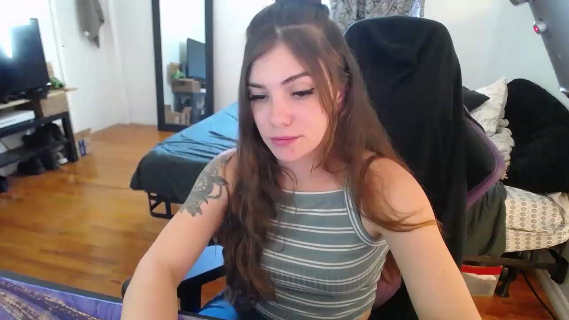 Gallery image thumbnail from BabyxKat's myfreecams stream on, 05/03/2023, 19:25 image 13 of 20