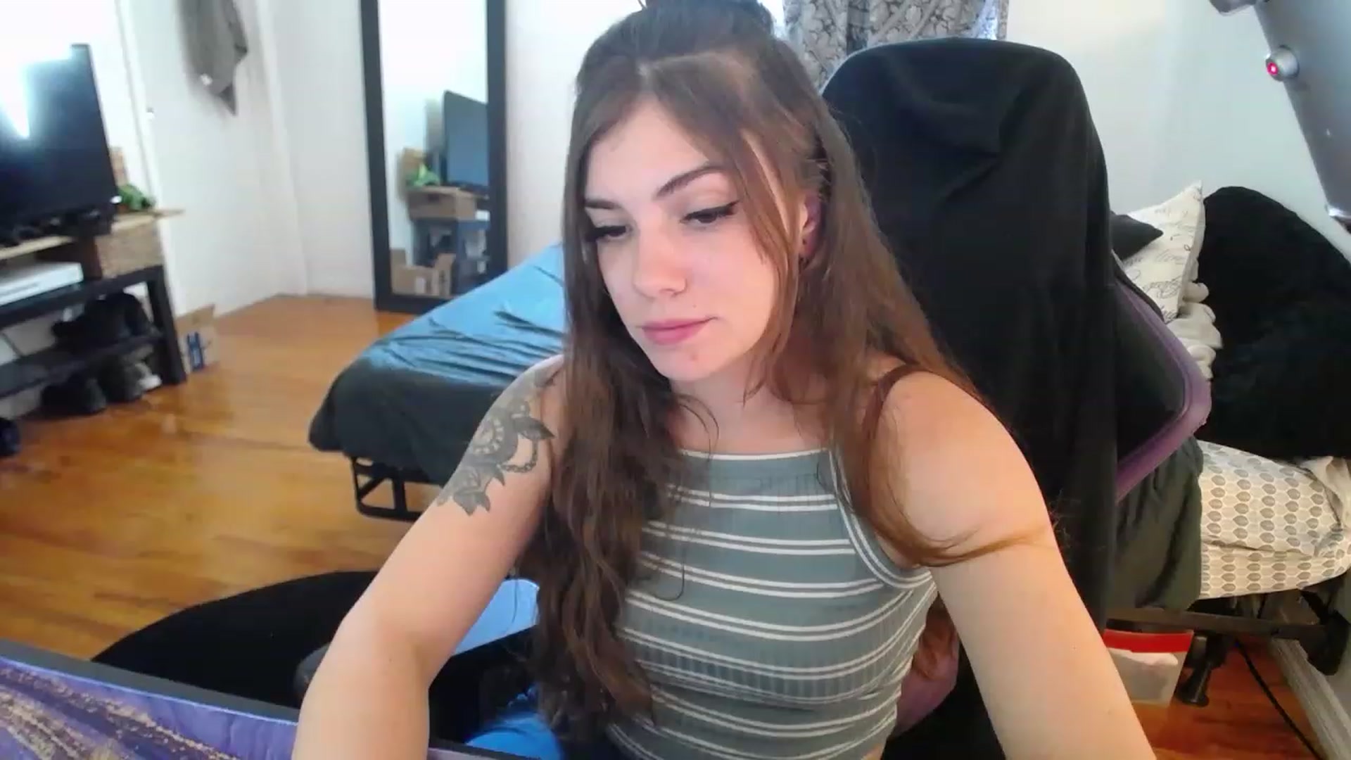 Gallery image thumbnail from BabyxKat's myfreecams stream on, 05/03/2023, 19:25 image 15 of 20