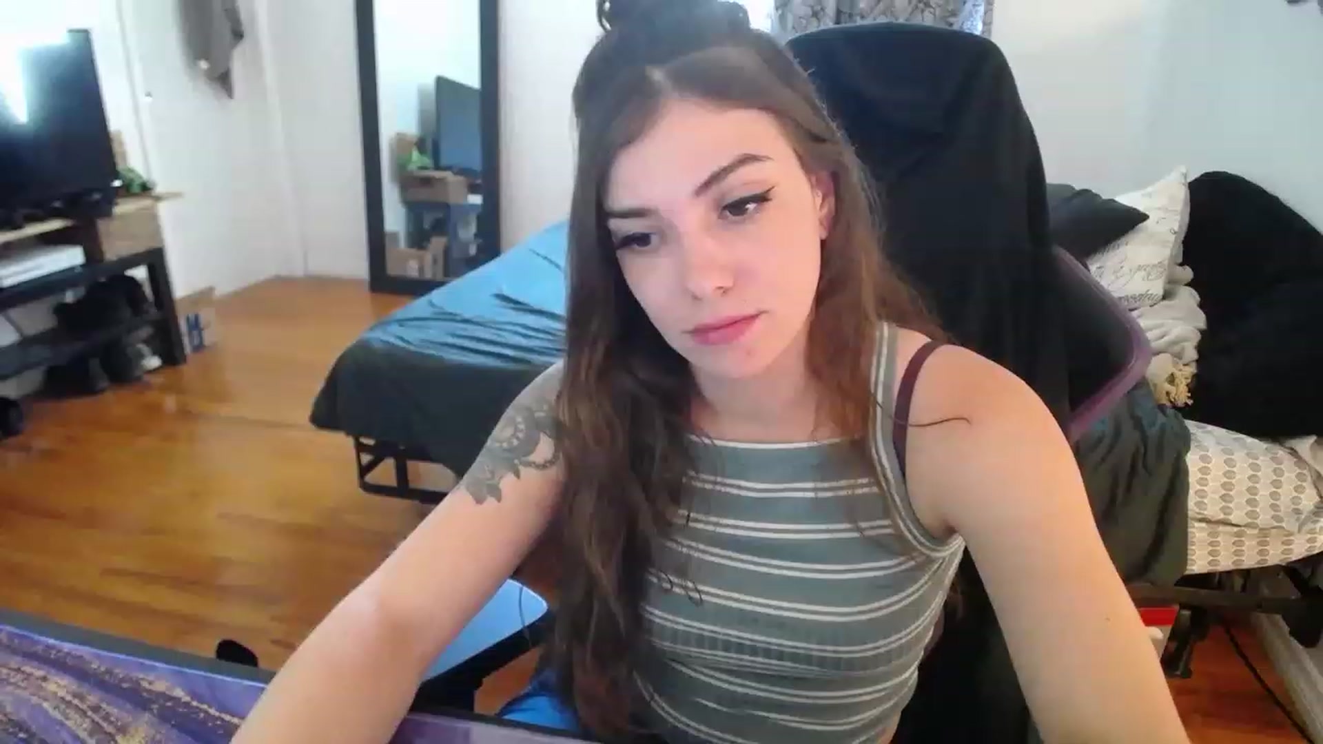Gallery image thumbnail from BabyxKat's myfreecams stream on, 05/03/2023, 19:25 image 8 of 20