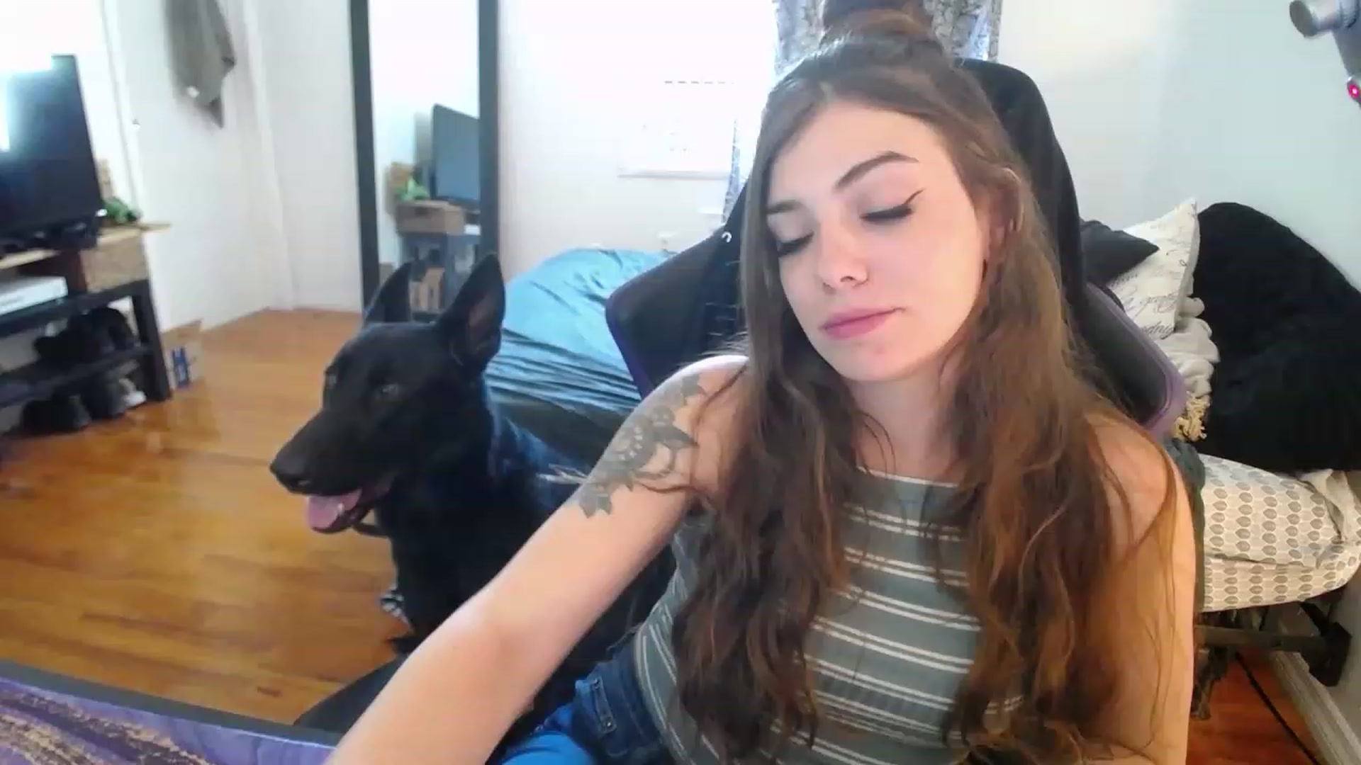 Gallery image thumbnail from BabyxKat's myfreecams stream on, 05/03/2023, 19:25 image 3 of 20
