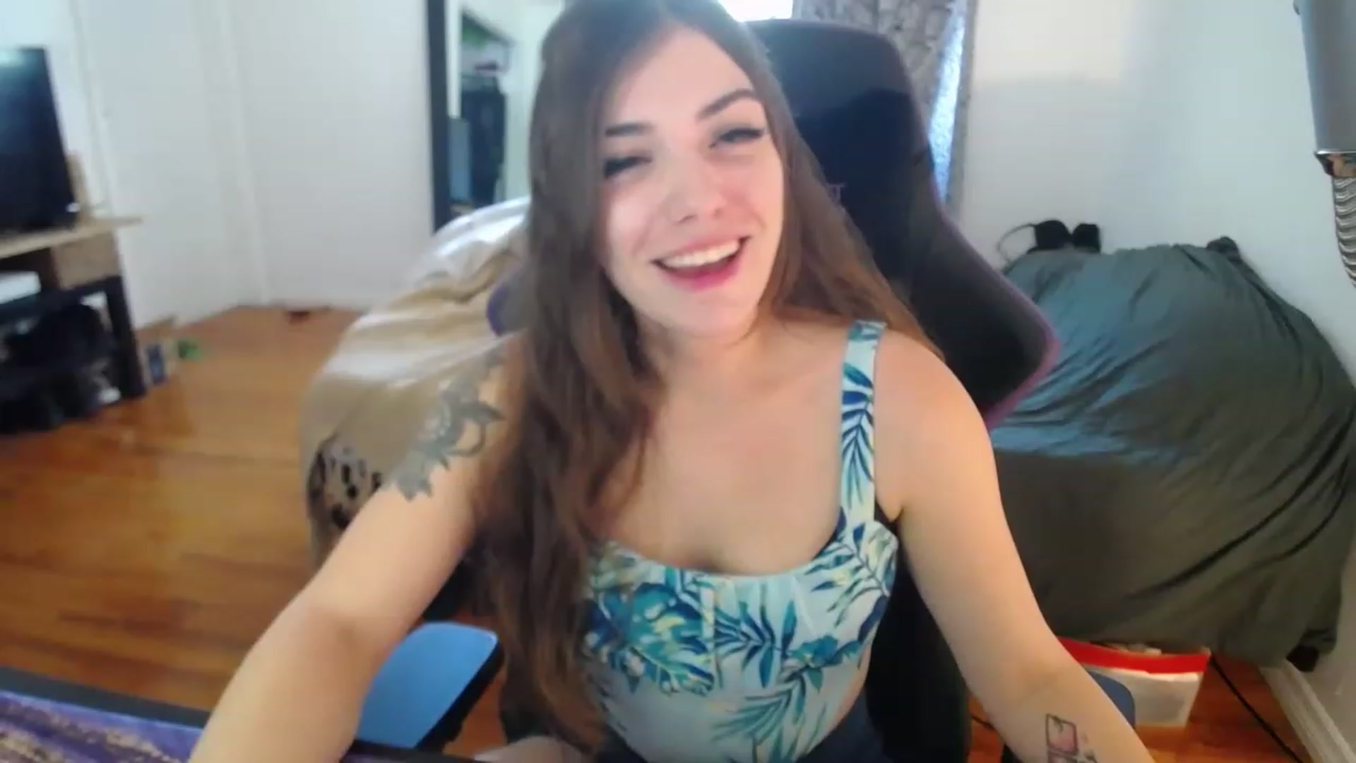 Gallery image thumbnail from BabyxKat's myfreecams stream on, 05/04/2023, 18:37 image 3 of 20